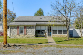 Harrisburg Home with Private Yard and Screened Porch!